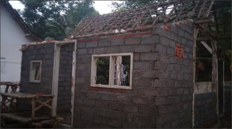 H Hendy Siswanto Bedah Rumah Nenek Raminah